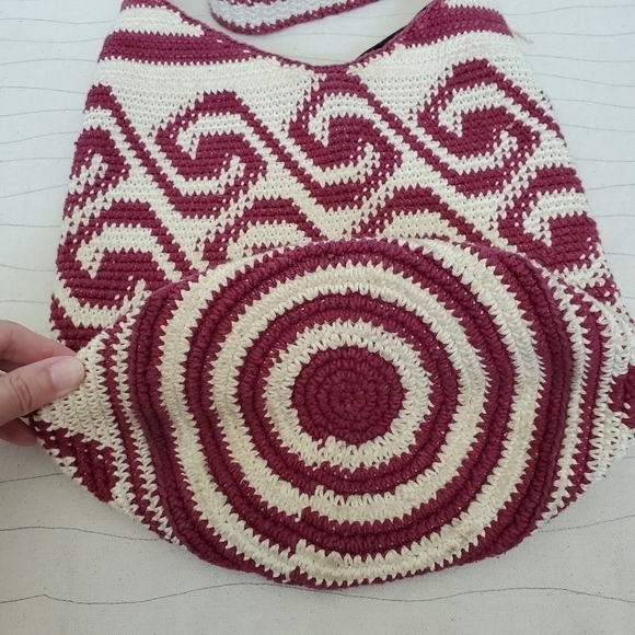 Crocheted Crossbody Shoulder Bucket Bag Maroon Cream Hobo Hippie Boho Handmade - Picture 3 of 10